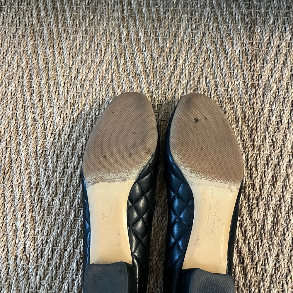 Excellent condition- Authentic Ferragamo Vara Quilted Heels in black - Picture 6 of 9